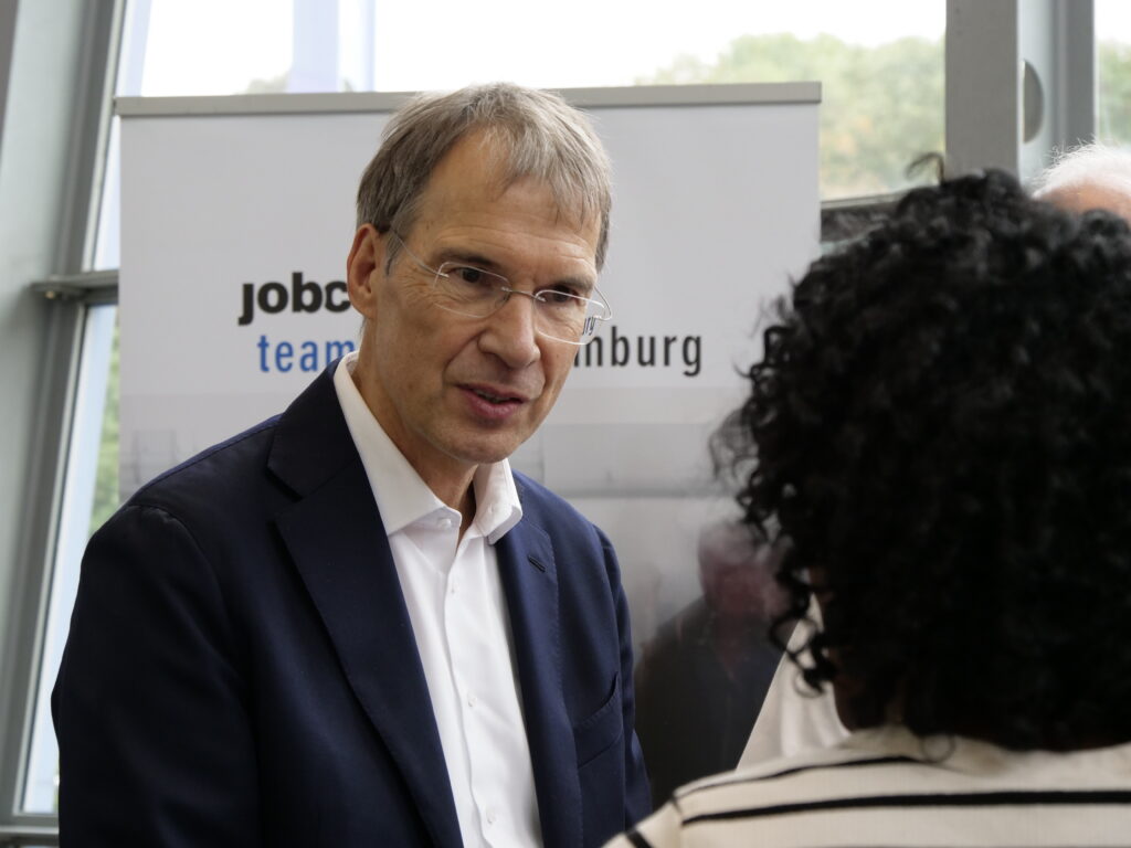 Perspektive Zukunft: Neustart mit Weiterbildung & KI