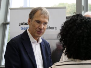 Perspektive Zukunft: Neustart mit Weiterbildung & KI